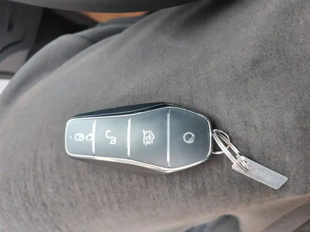 BYD Seal — фото 10