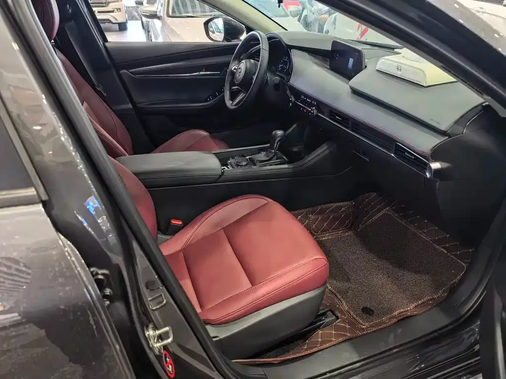 Mazda 3 Axela 2025 из CN, фото 4