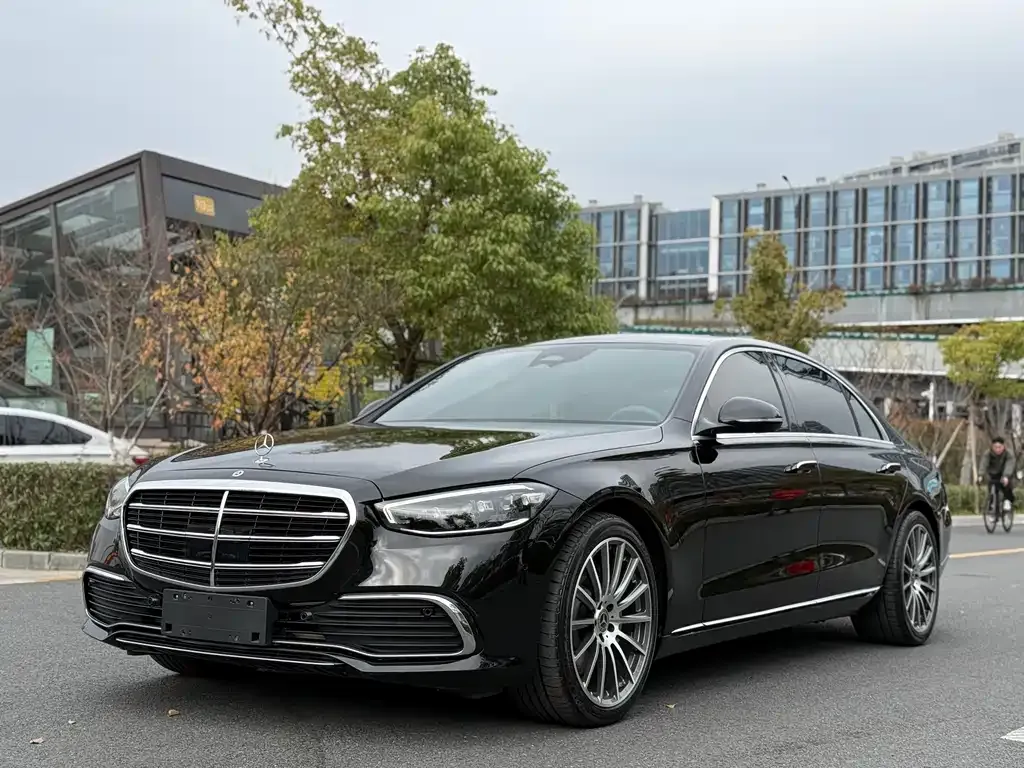 Mercedes-Benz S-Class — фото 1