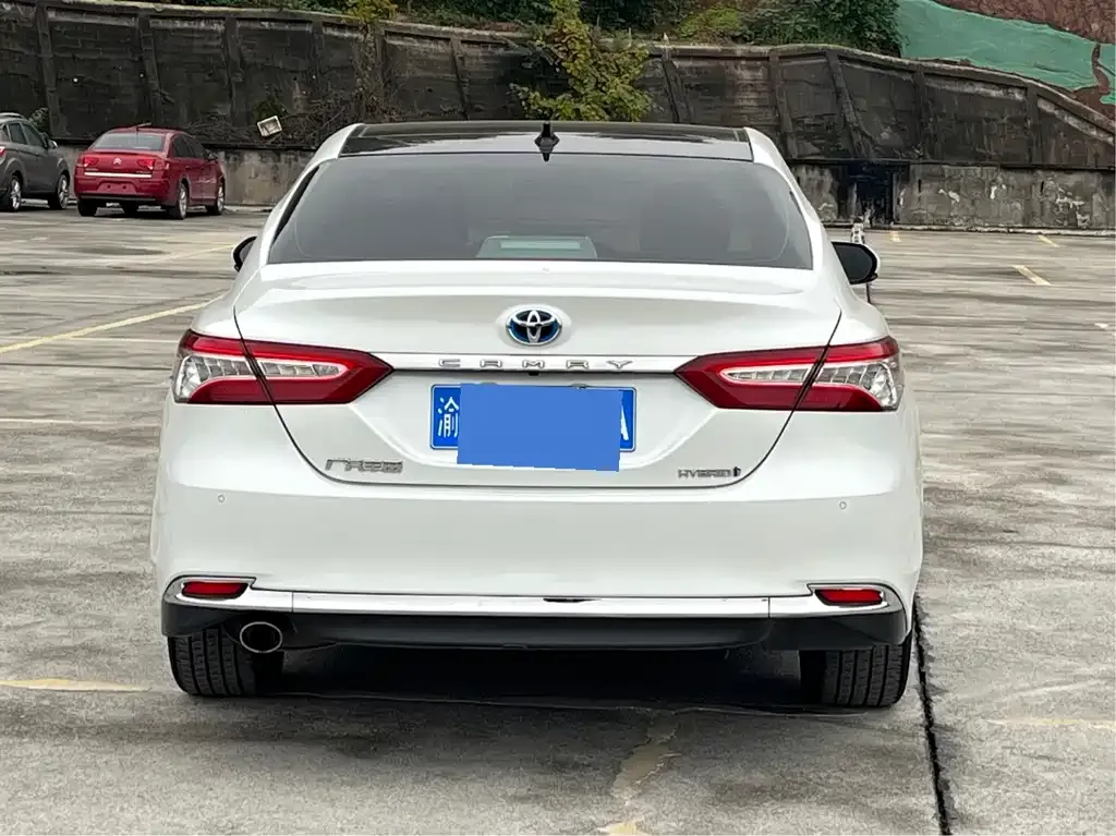 Toyota Camry 2023 из CN, фото 2