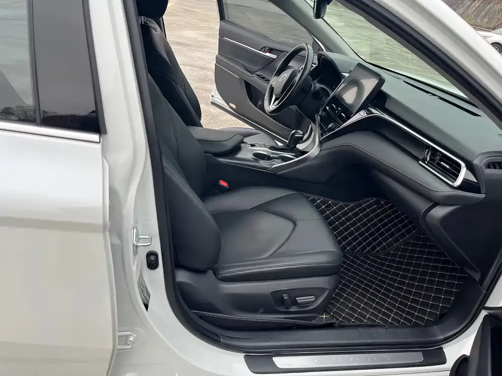 Toyota Camry 2023 из CN, фото 5