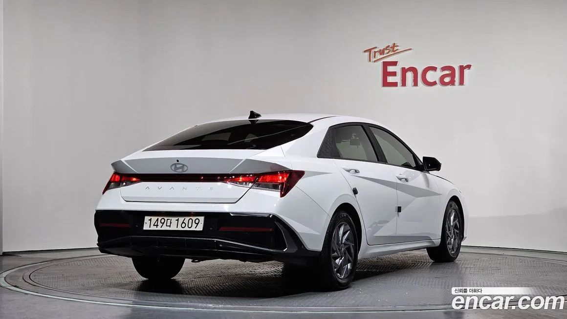Hyundai AVANTE — фото 3