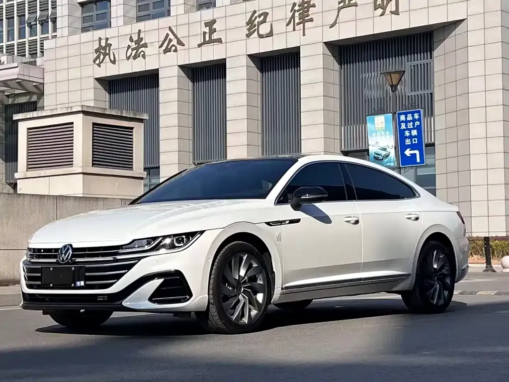 Volkswagen CC 2023 из CN, фото 1