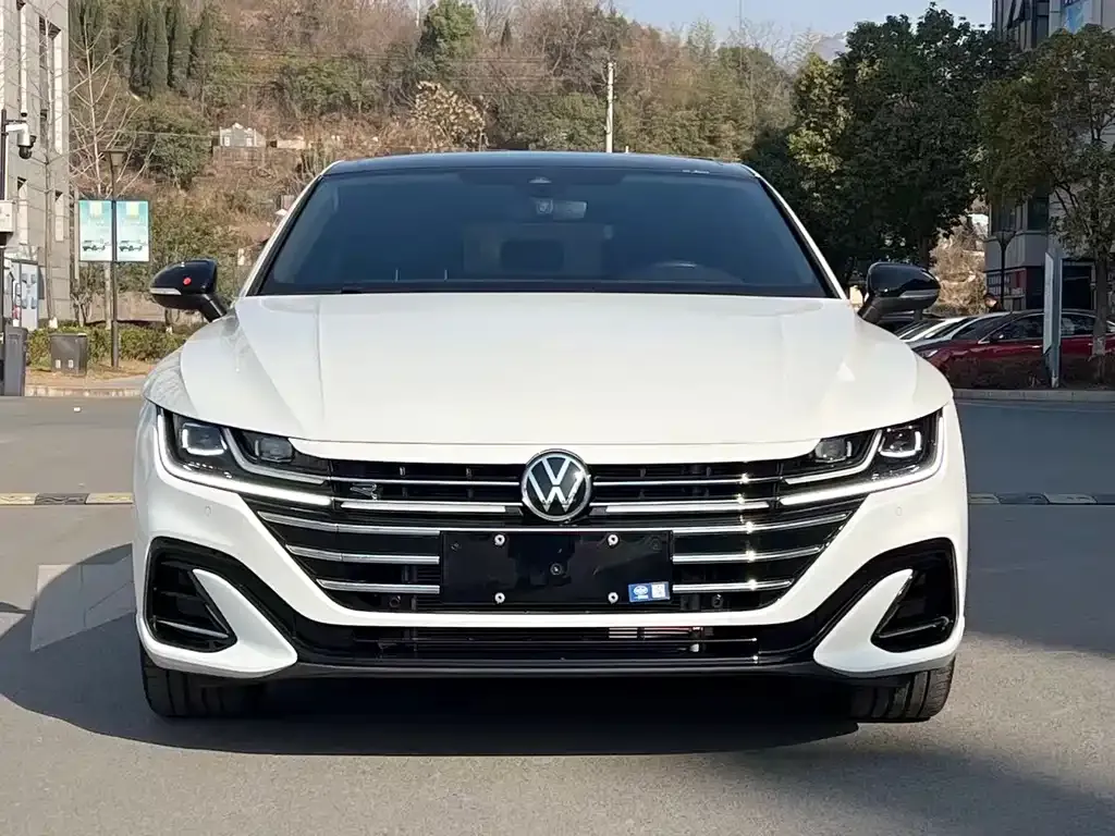 Volkswagen CC 2023 из CN, фото 10