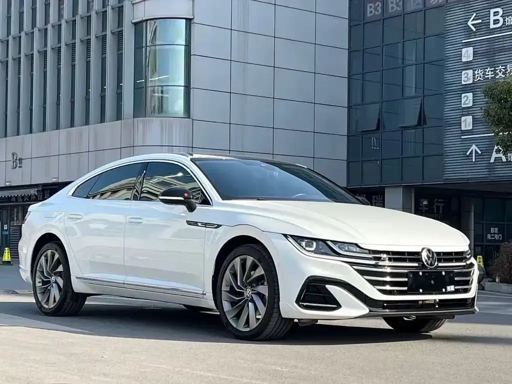 Volkswagen CC 2023 из CN, фото 9