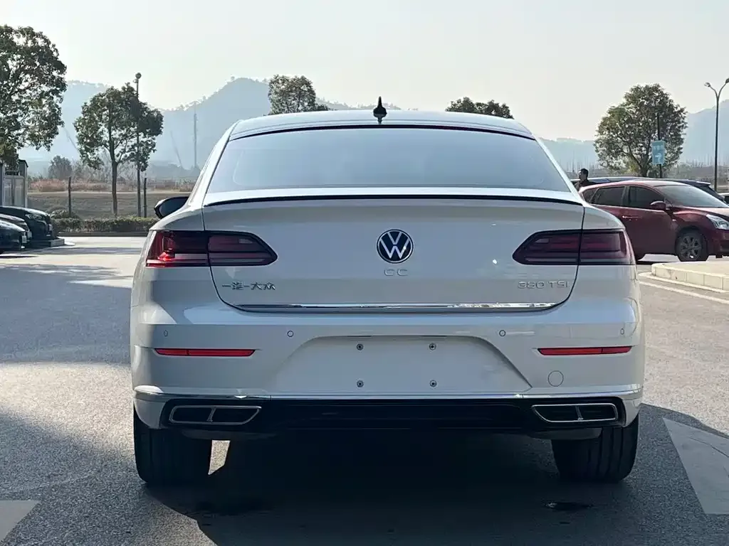 Volkswagen CC 2023 из CN, фото 3