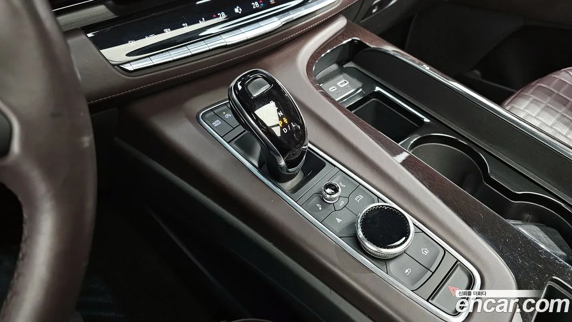 Cadillac Escalade 2022 из KR, фото 10