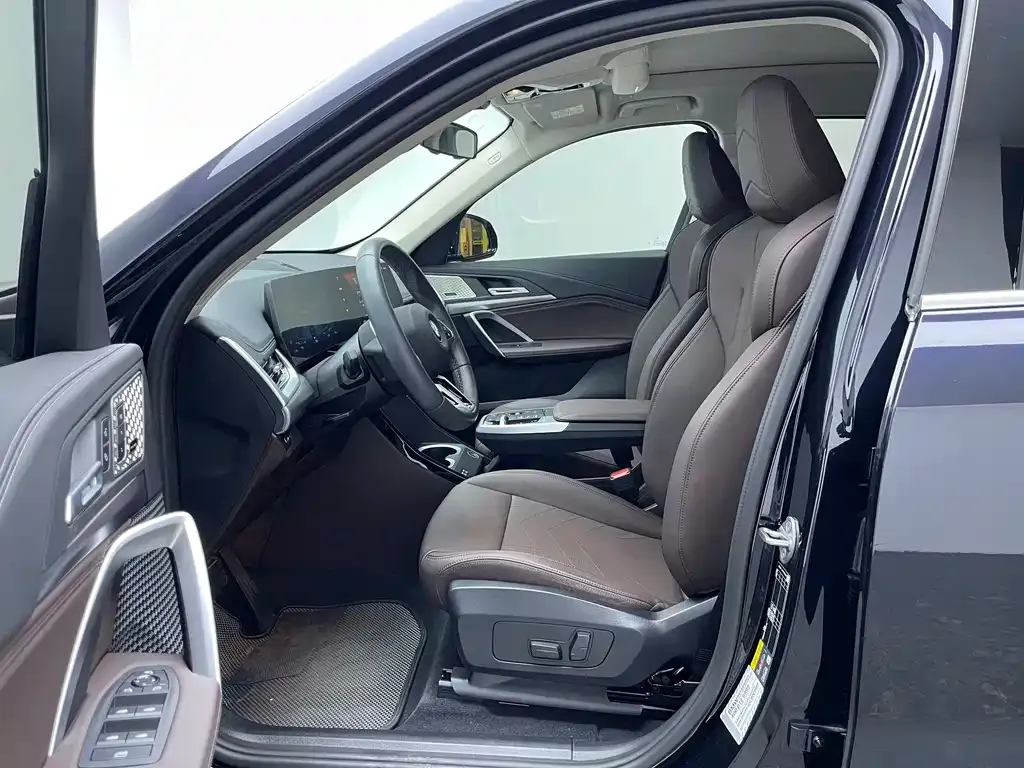 BMW iX1 2024 из CN, фото 7