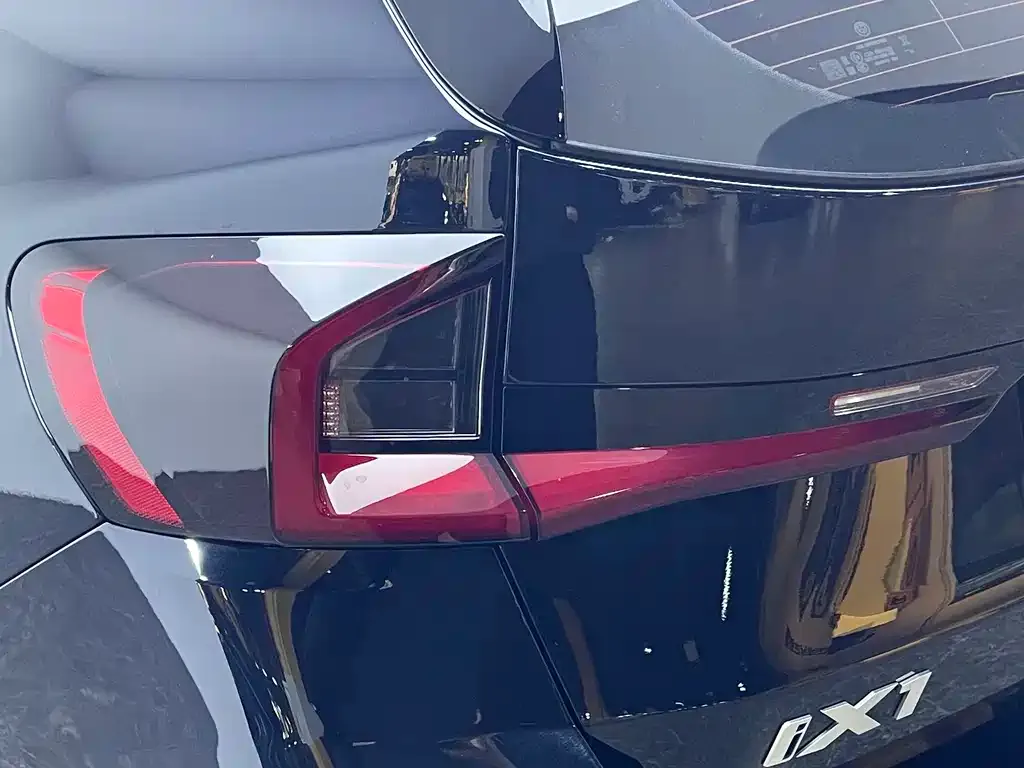BMW iX1 2024 из CN, фото 8