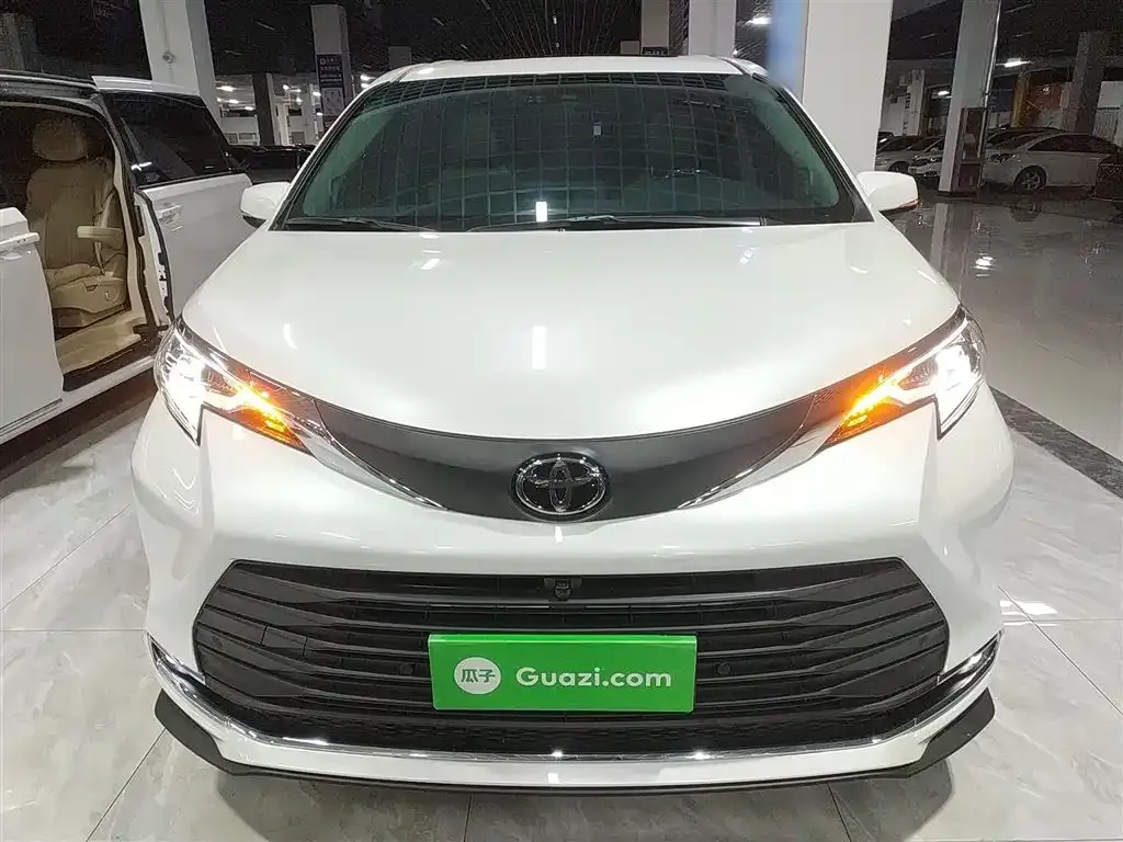 Toyota Sienna 2025 из CN, фото 6