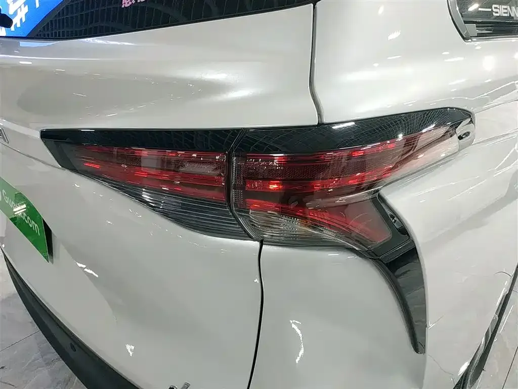 Toyota Sienna 2025 из CN, фото 4
