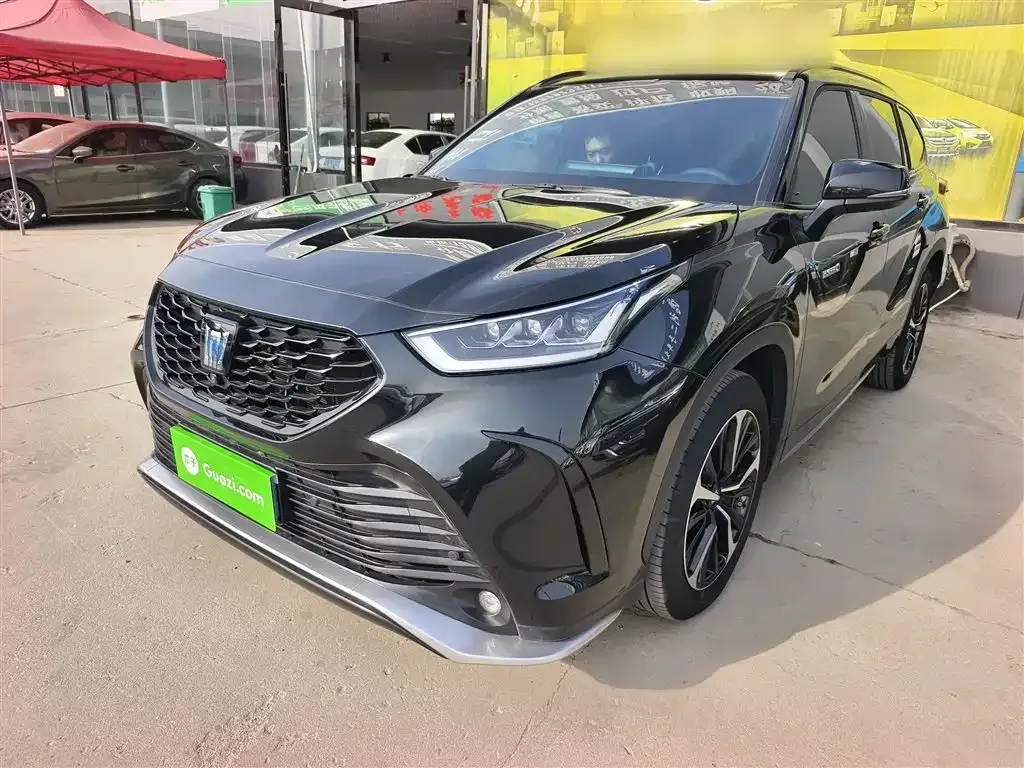 Toyota Crown Kluger 2024 из CN, фото 1