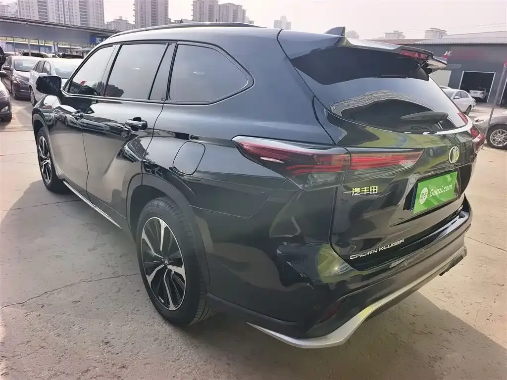 Toyota Crown Kluger 2024 из CN, фото 5