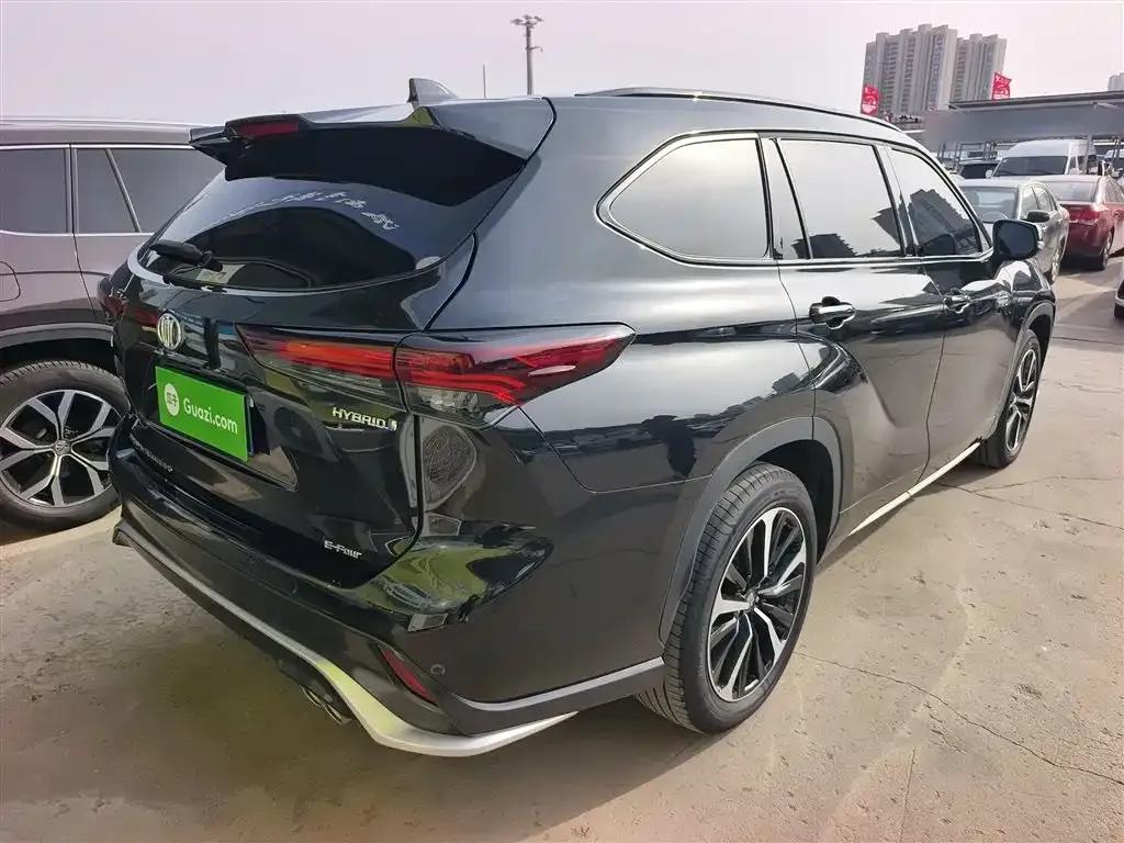 Toyota Crown Kluger 2024 из CN, фото 9