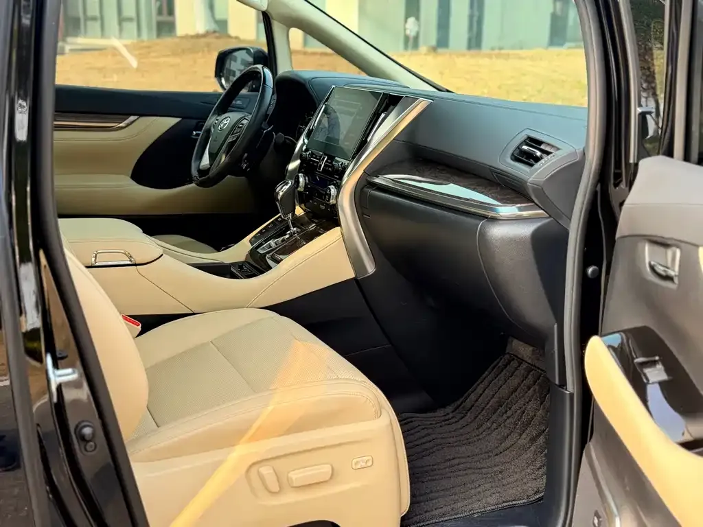 Toyota Alphard 2022 из CN, фото 6