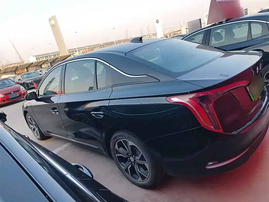 Hongqi E-QM5 2024 из CN, фото 5