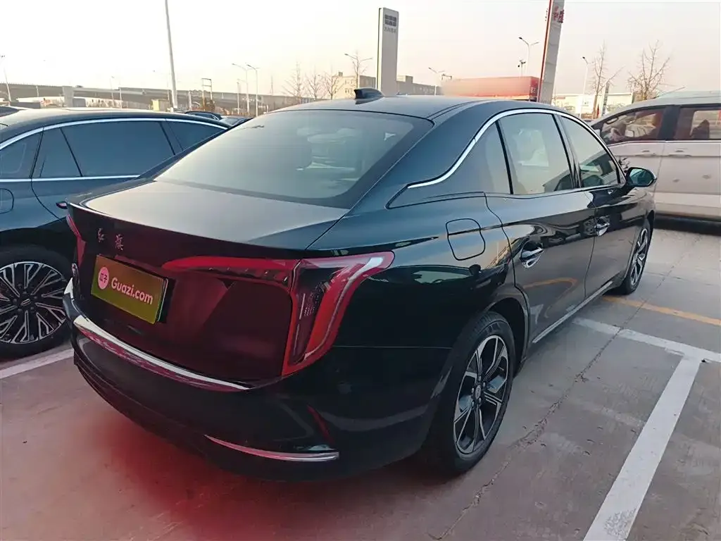Hongqi E-QM5 2024 из CN, фото 7