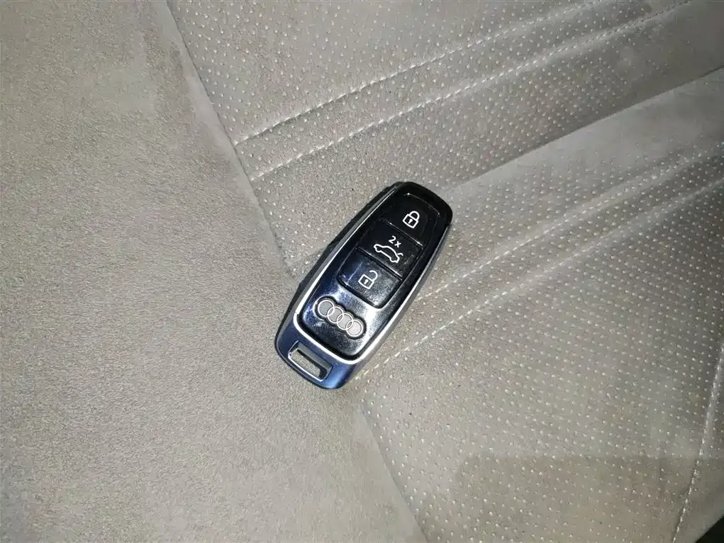 Audi A6L 2022 из CN, фото 2
