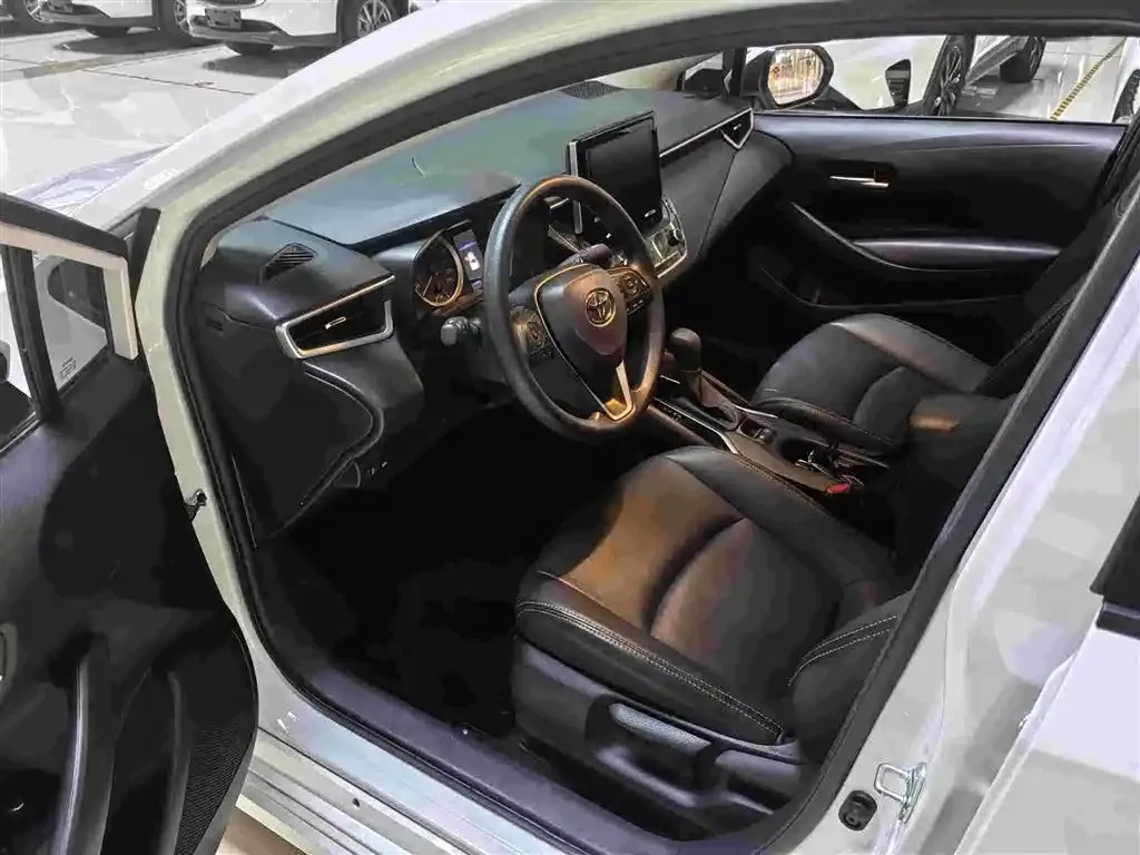 Toyota Corolla 2023 из CN, фото 9