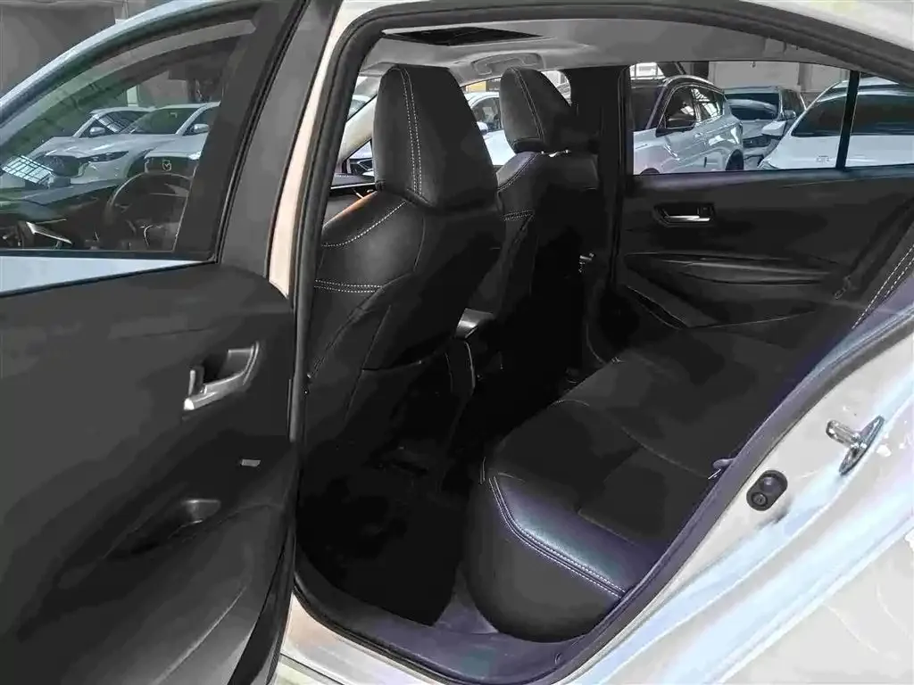 Toyota Corolla 2023 из CN, фото 3