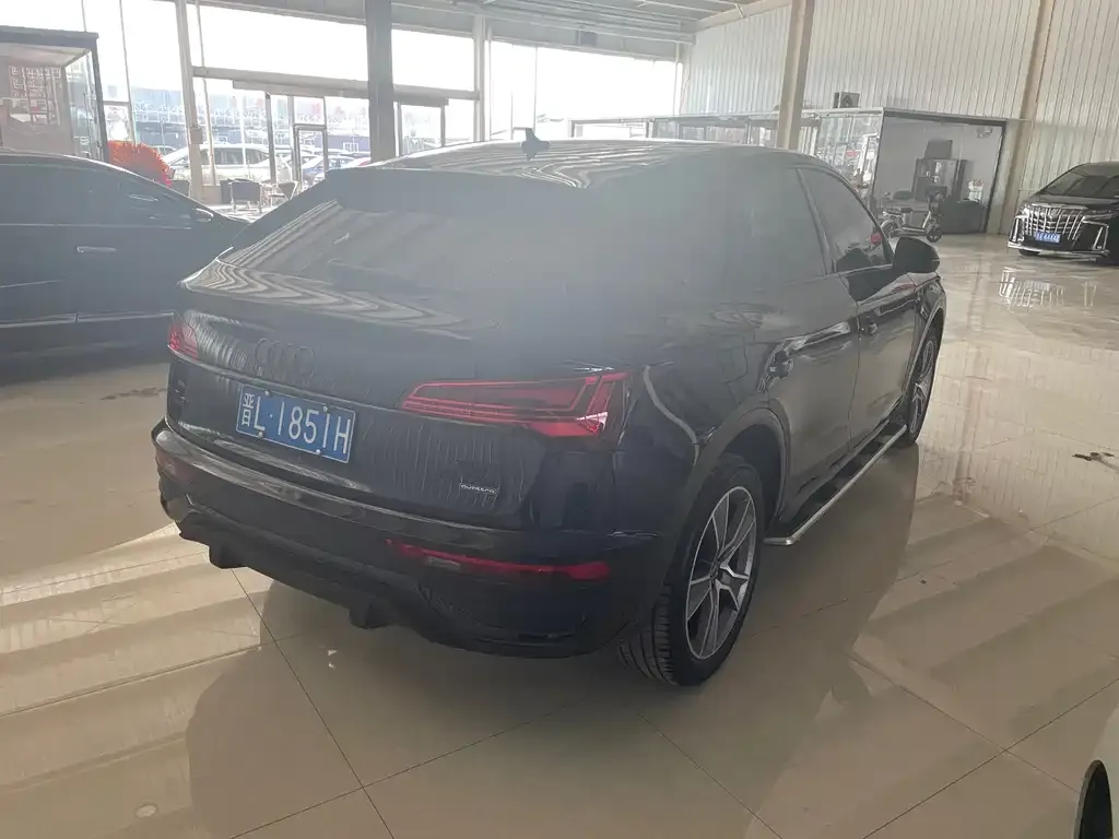 Audi Q5L Sportback 2023 из CN, фото 2