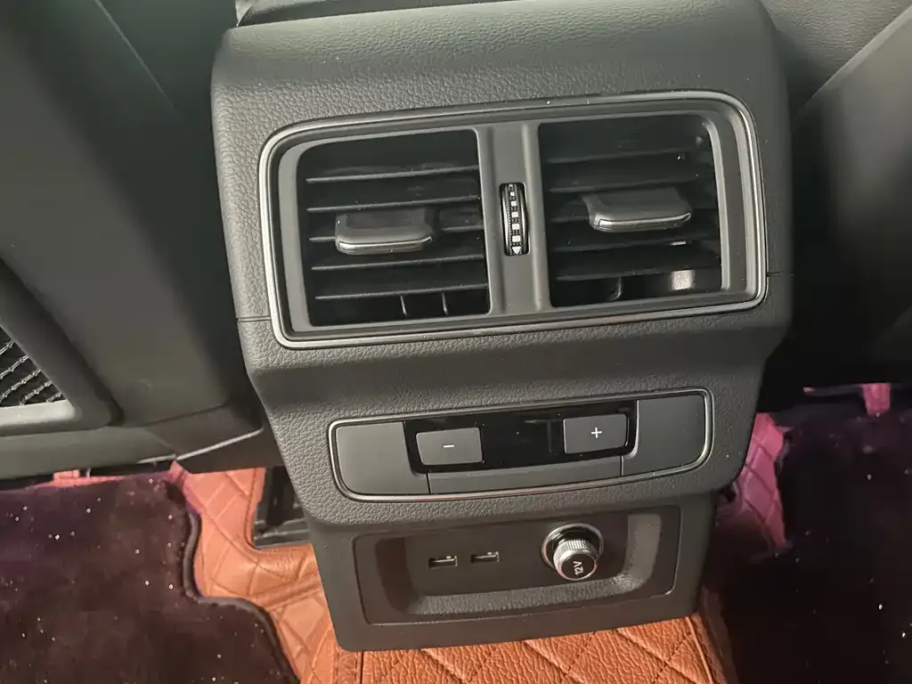 Audi Q5L Sportback 2023 из CN, фото 3