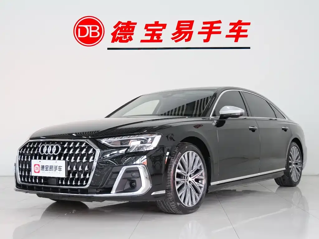 Audi A8 — фото 1