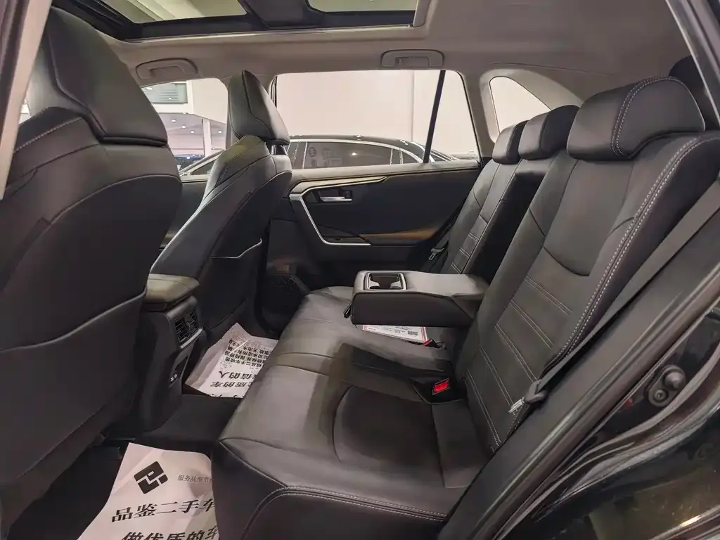Toyota Wildlander 2023 из CN, фото 9