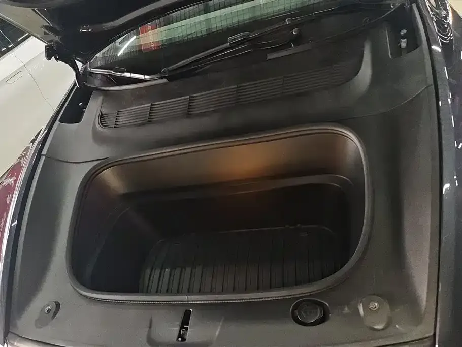 Tesla Model Y 2025 из CN, фото 4