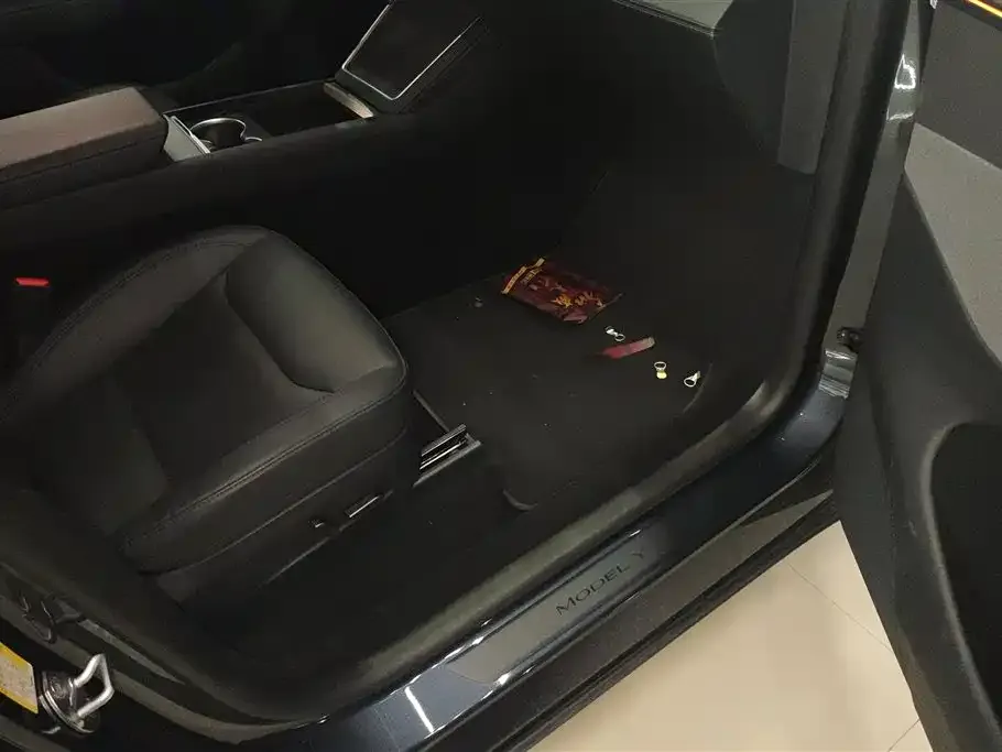 Tesla Model Y 2025 из CN, фото 9