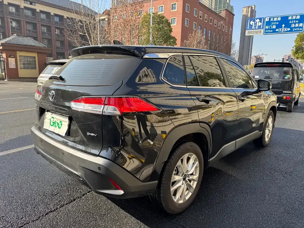 Toyota Corolla Cross 2024 из CN, фото 7