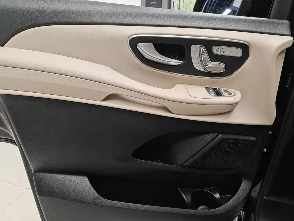 Mercedes-Benz V-Class 2021 из CN, фото 3