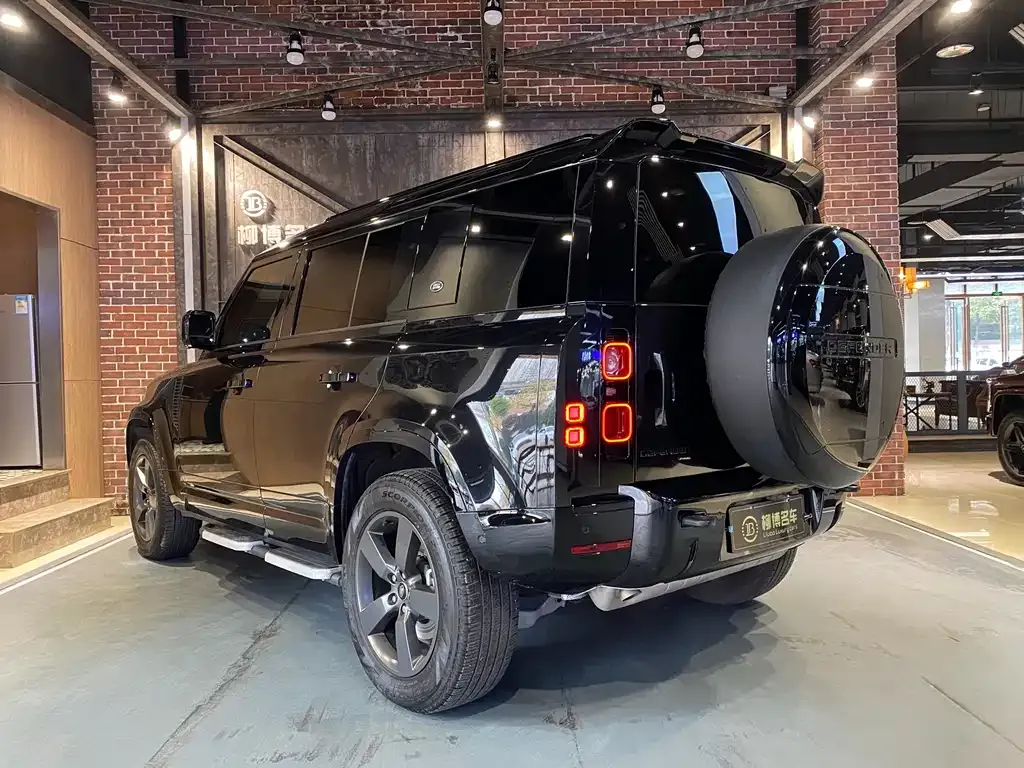 Land Rover Defender — фото 10