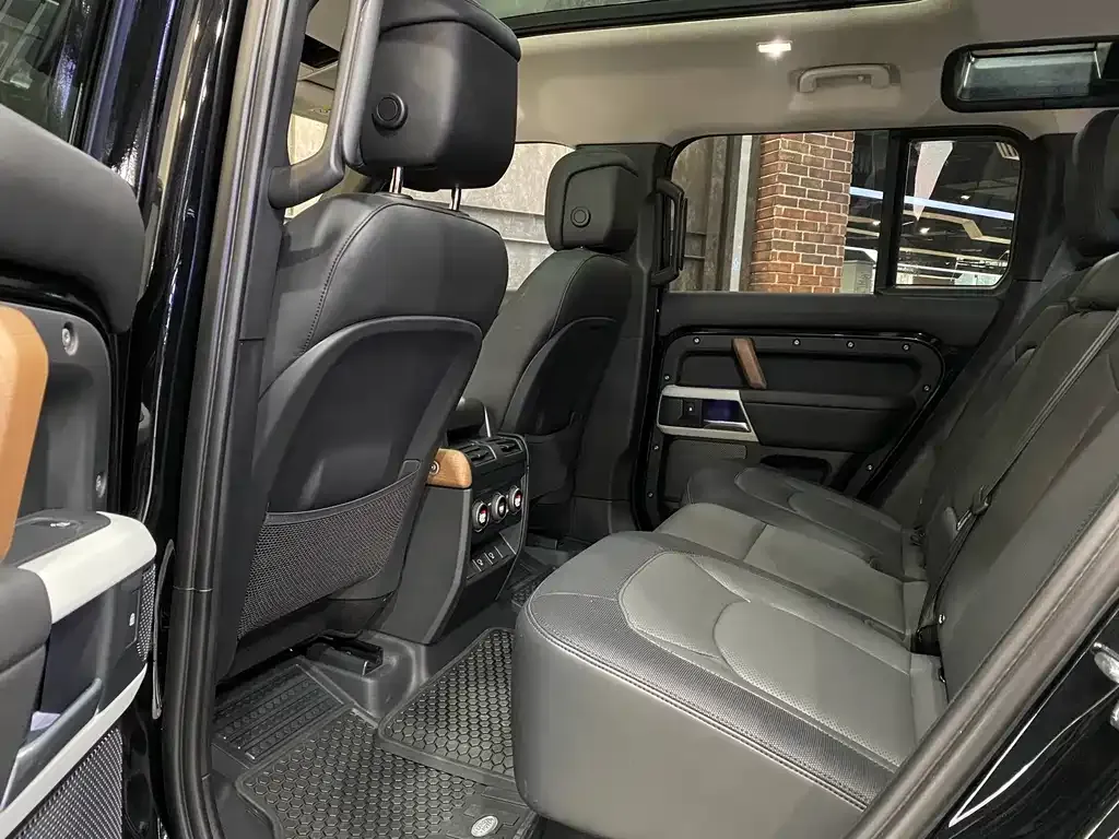 Land Rover Defender — фото 9