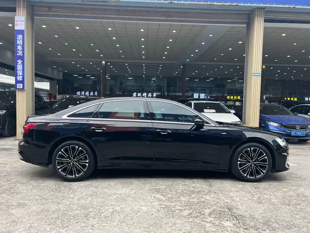 Audi A6L 2023 из CN, фото 10