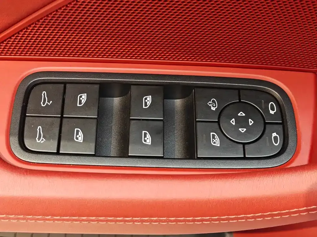 Porsche Panamera 2023 из CN, фото 10
