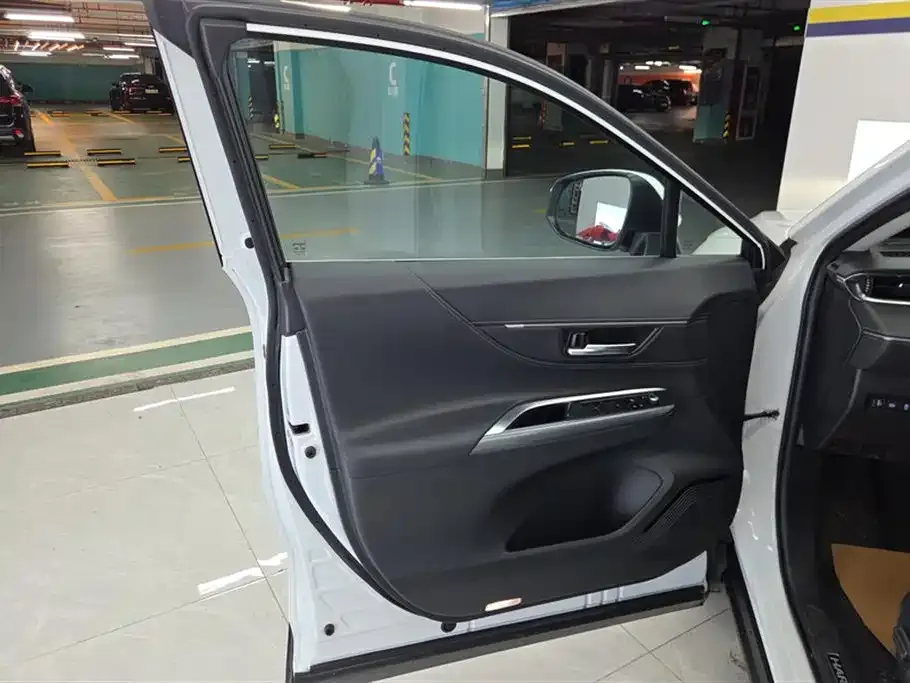 Toyota Harrier 2022 из CN, фото 4