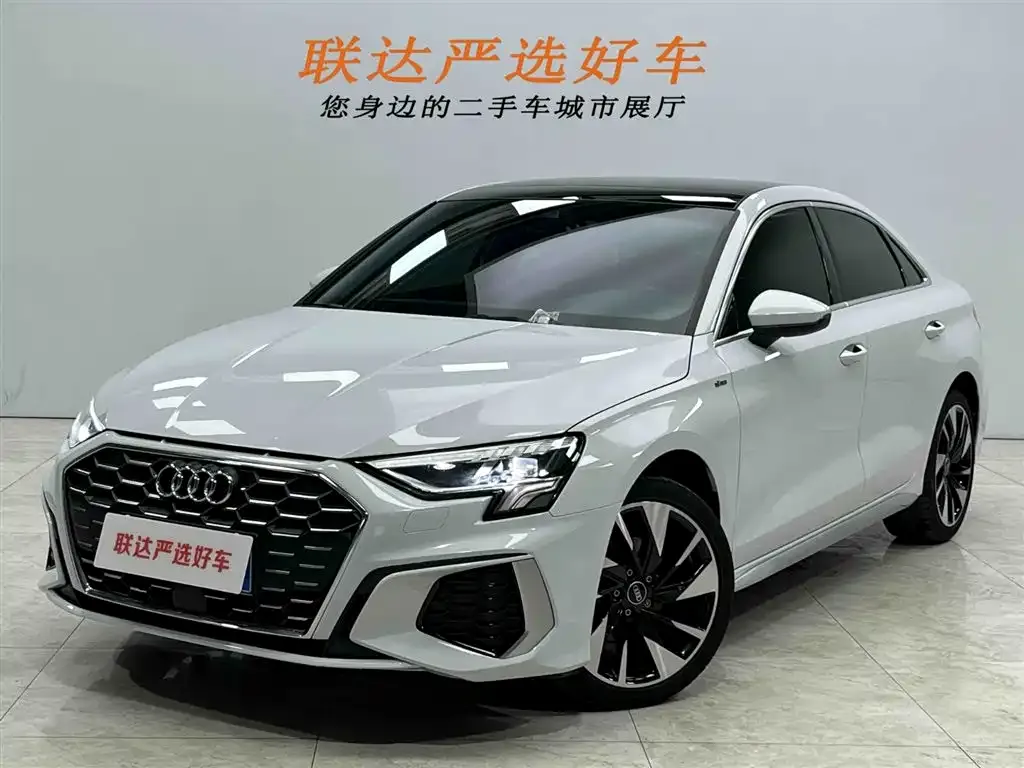 Audi A3 2023 из CN, фото 1