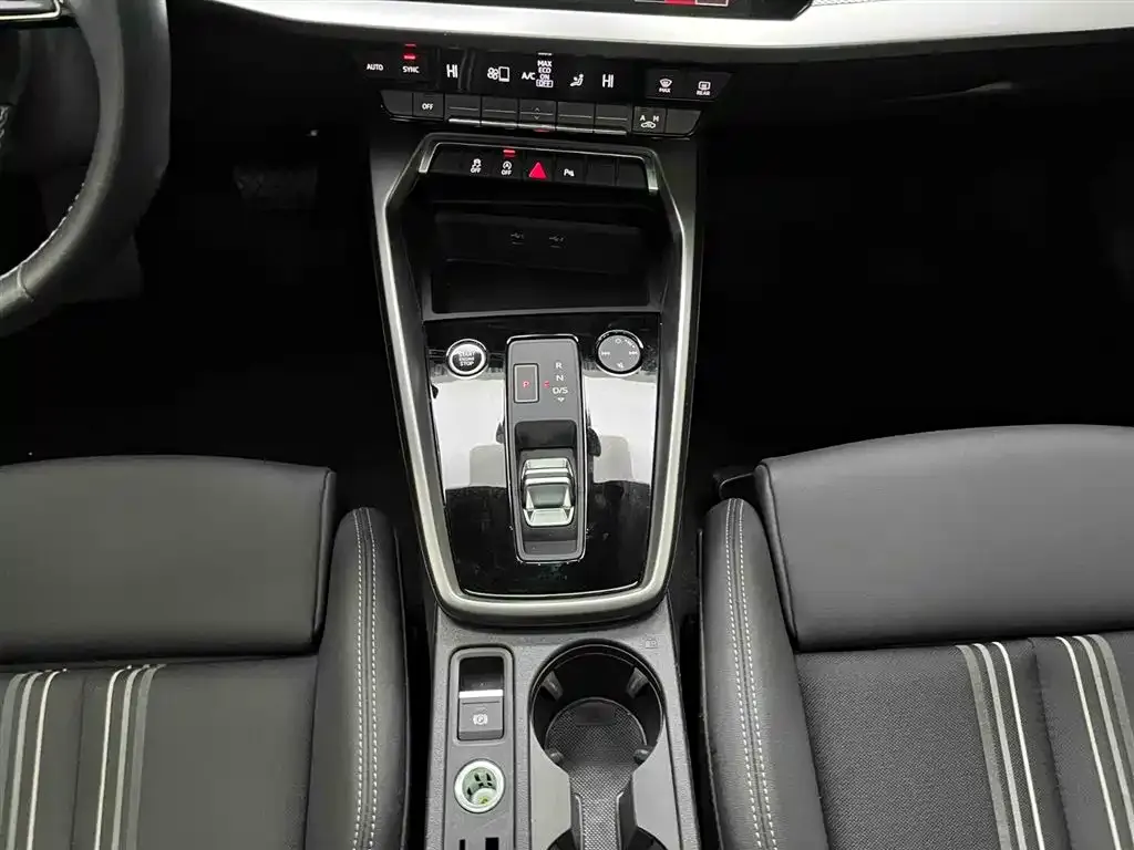 Audi A3 2023 из CN, фото 7