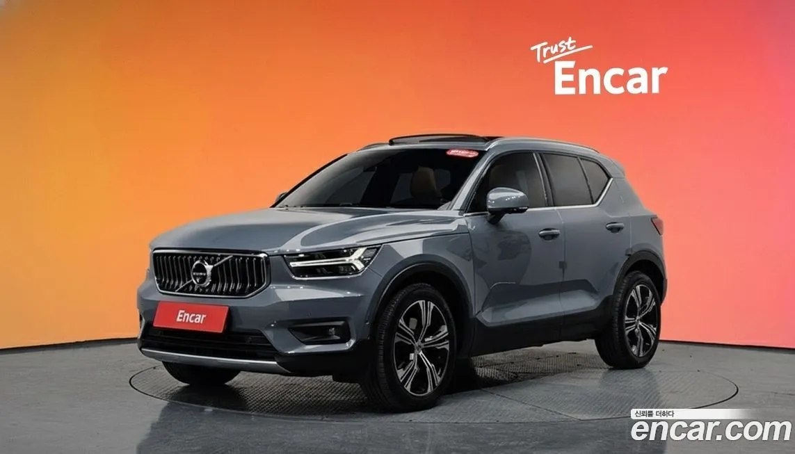 Volvo XC40 — фото 1