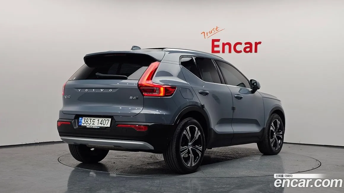 Volvo XC40 — фото 2