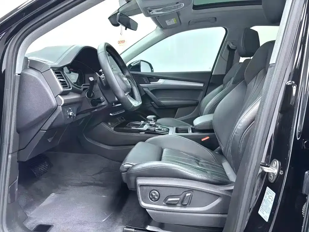 Audi Q5L 2021 из CN, фото 6