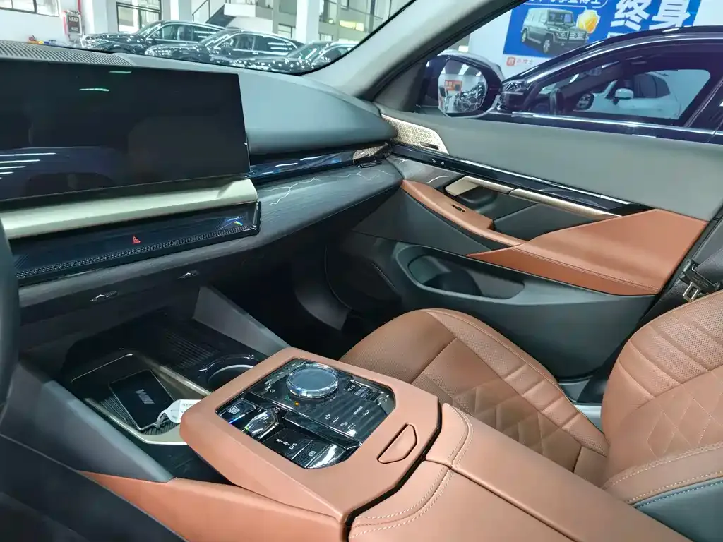 BMW 5 Series 2024 из CN, фото 7