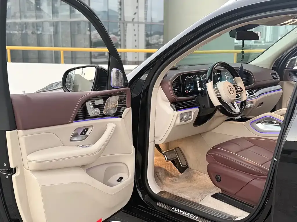 Mercedes-Benz GLS — фото 10