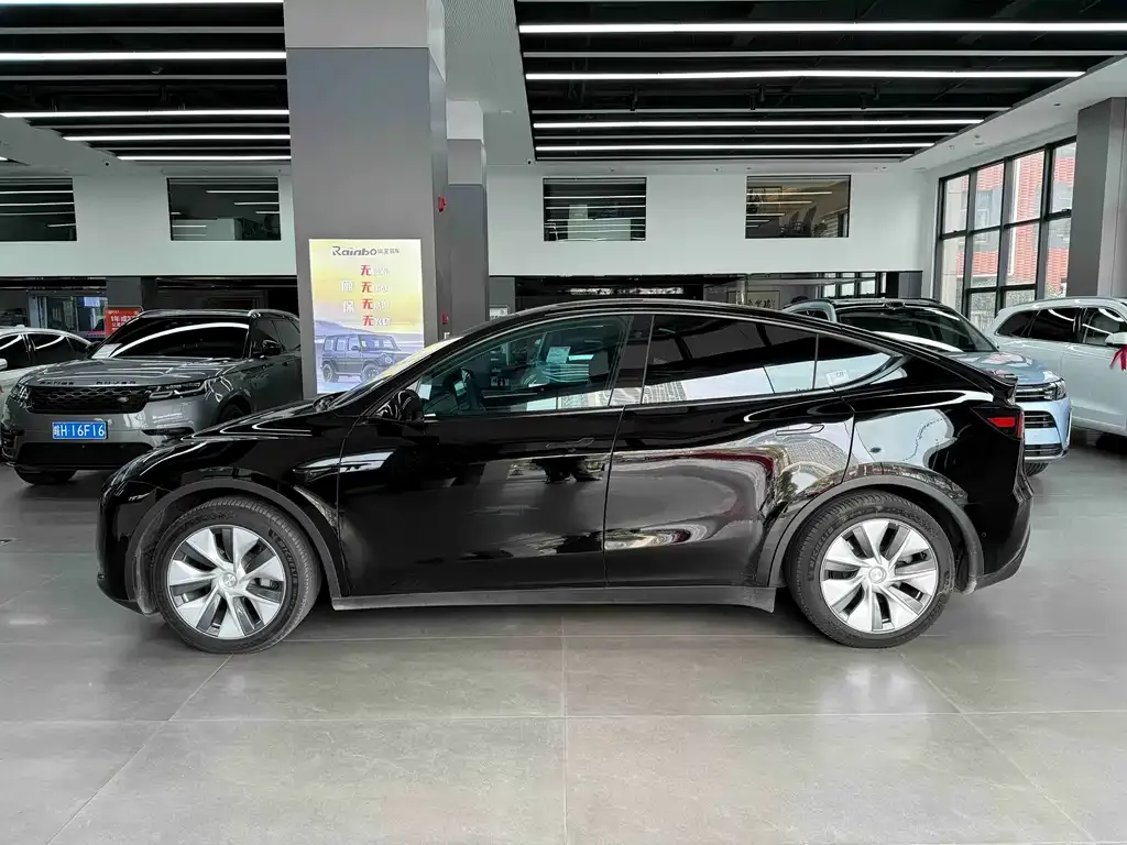Tesla Model Y 2023 из CN, фото 4