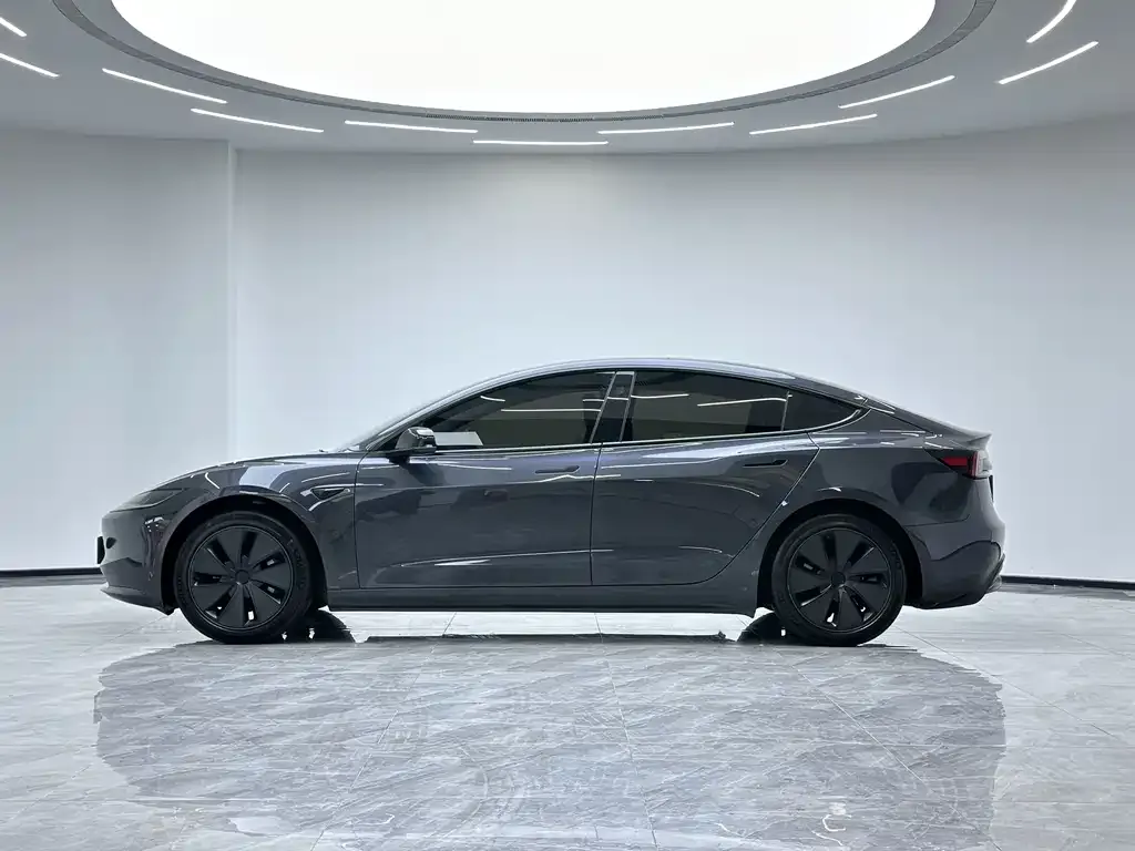 Tesla Model 3 — фото 8