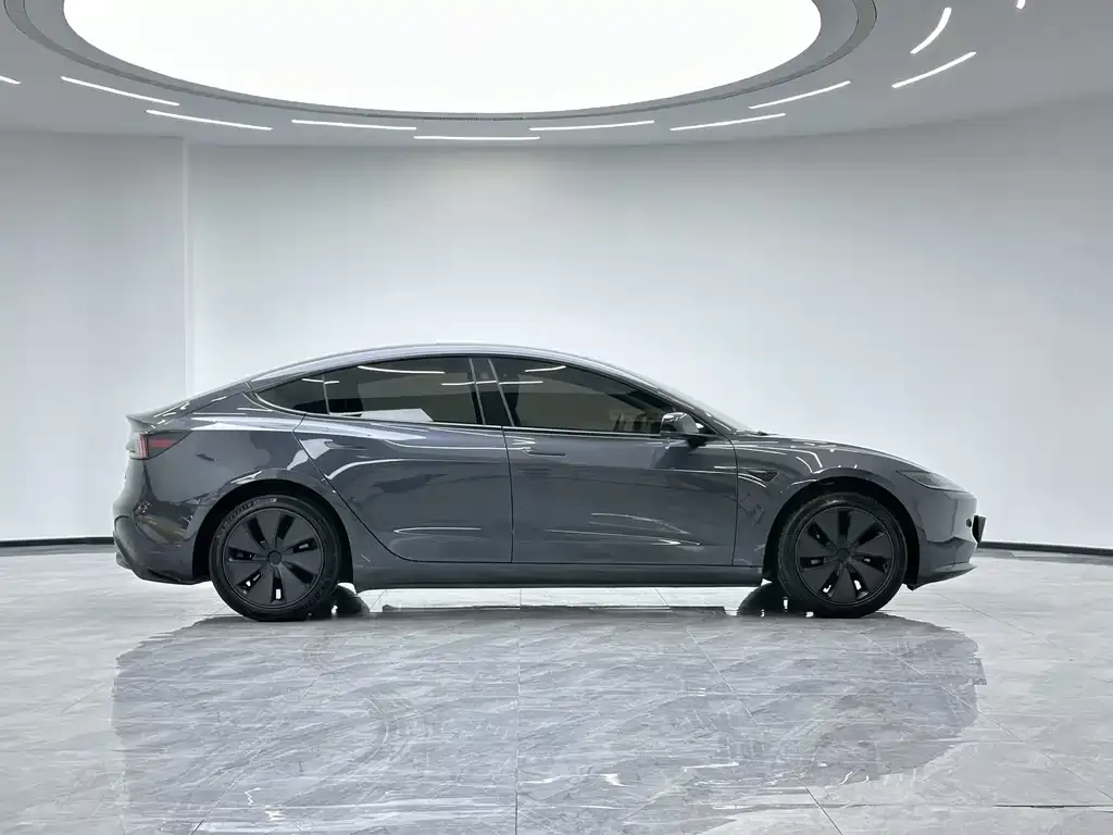 Tesla Model 3 — фото 4
