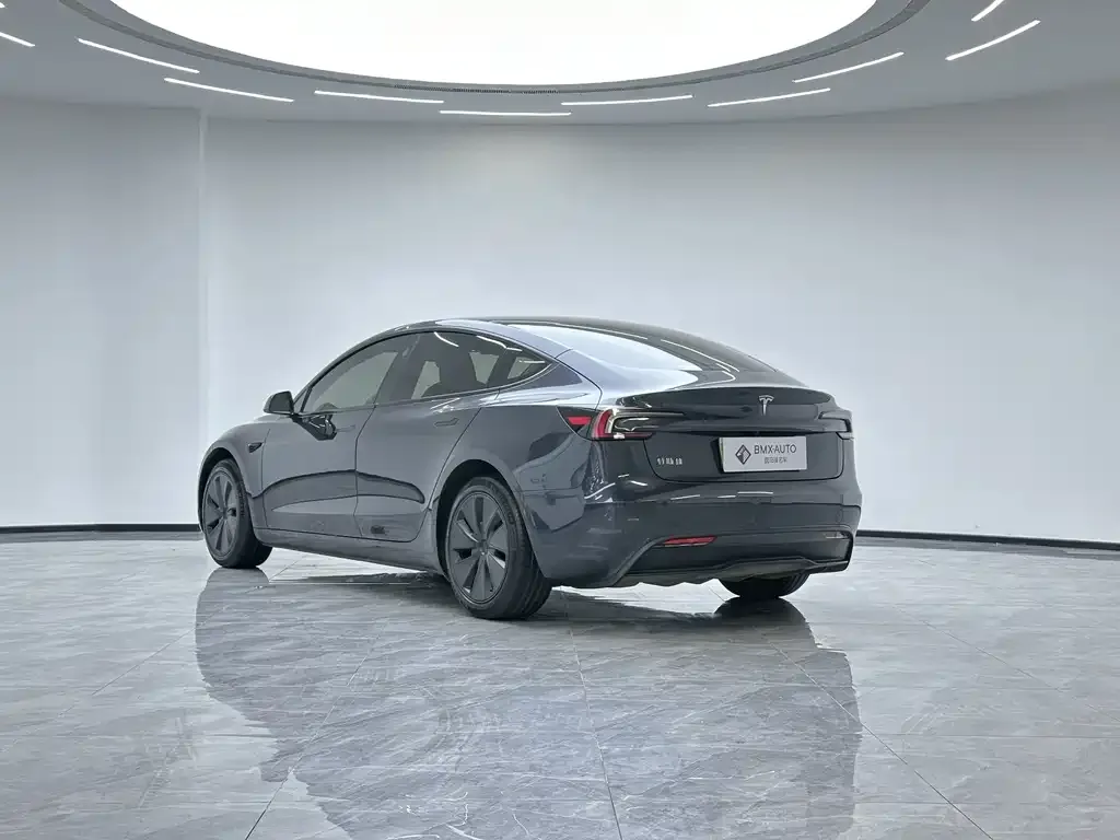 Tesla Model 3 — фото 6