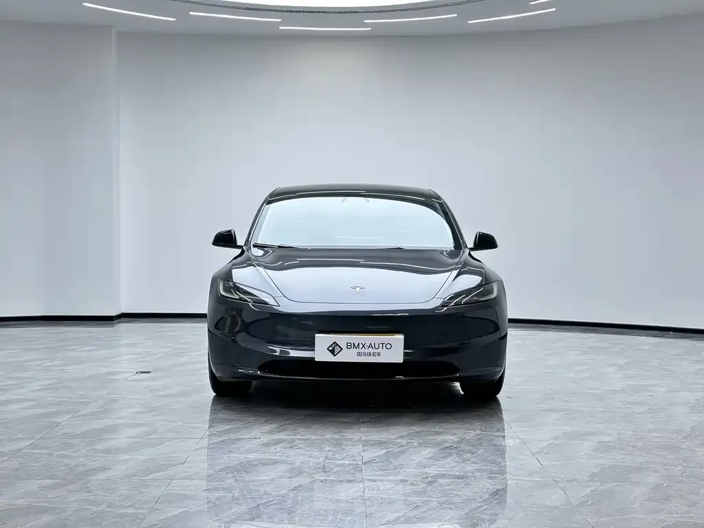 Tesla Model 3 — фото 7