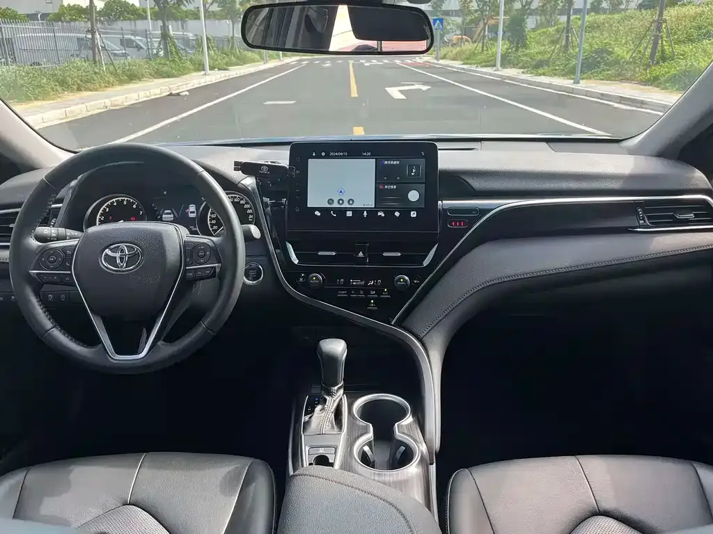 Toyota Camry 2022 из CN, фото 2